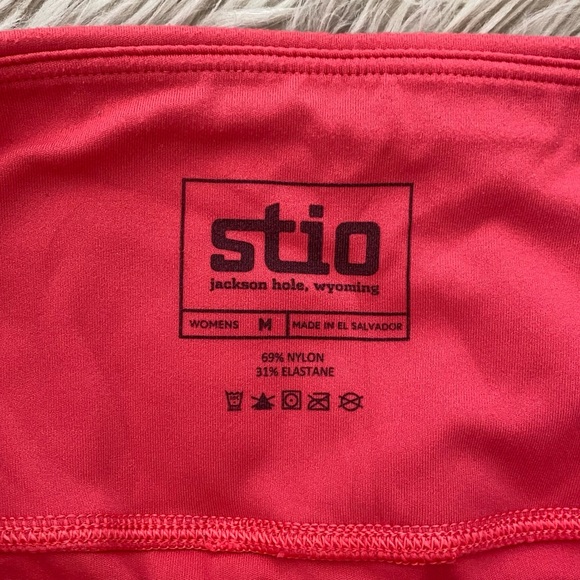 STIO Glide Crop Tech Tight Pink High Rise Cropped Leggings Athletic Workout - Picture 10 of 11